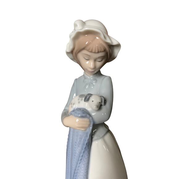 Girl Holding Puppy Figurine NAO Hand Made in Spain By LLadro - Picture 4 of 8